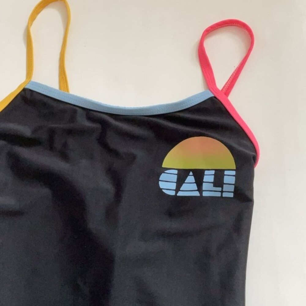 😊 Cross Back Keyhole Swimsuit - Picture 3 of 6